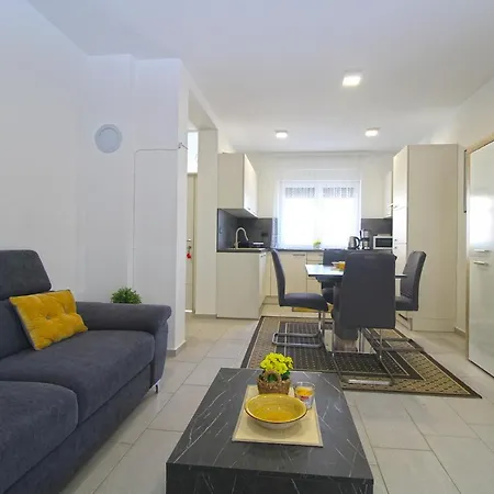 House 2283 Сasa de vacaciones Fažana